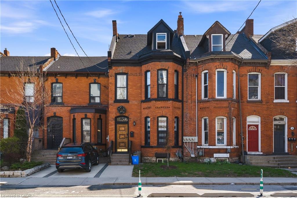 158 Hunter Street E