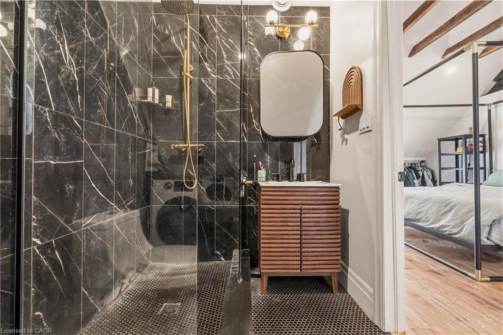 158 Hunter Street E Property Photo 13