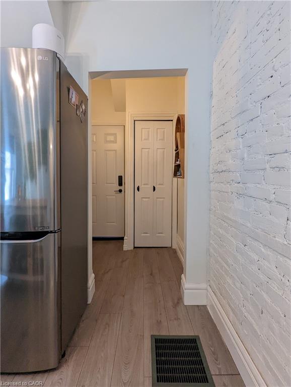 158 Hunter Street E Property Photo 25