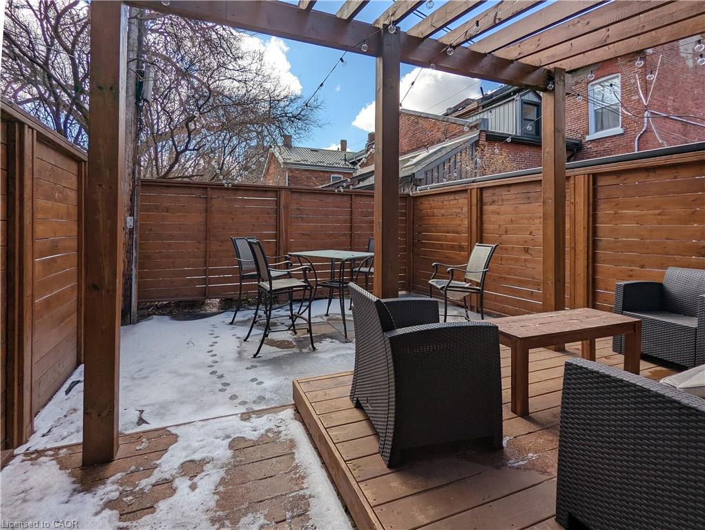 158 Hunter Street E Property Photo 36