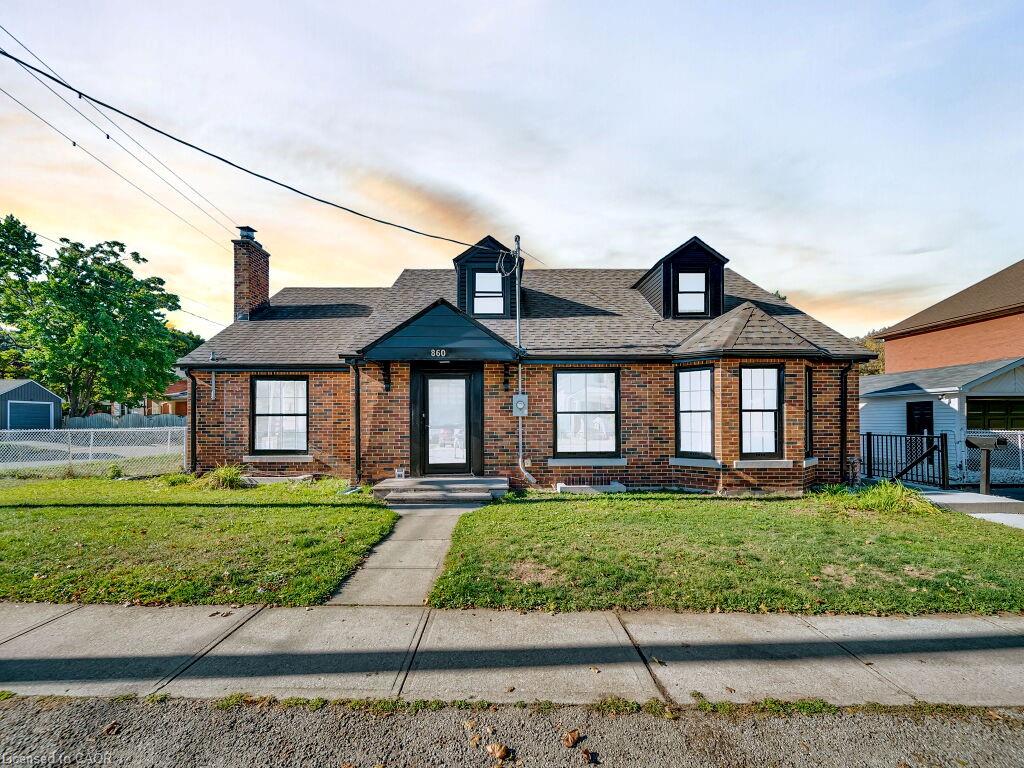 860 Vine Street Property Photo 1