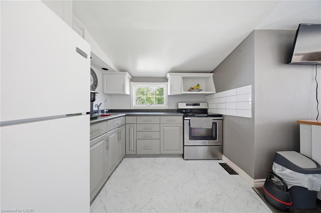 401 West Street Property Photo 11