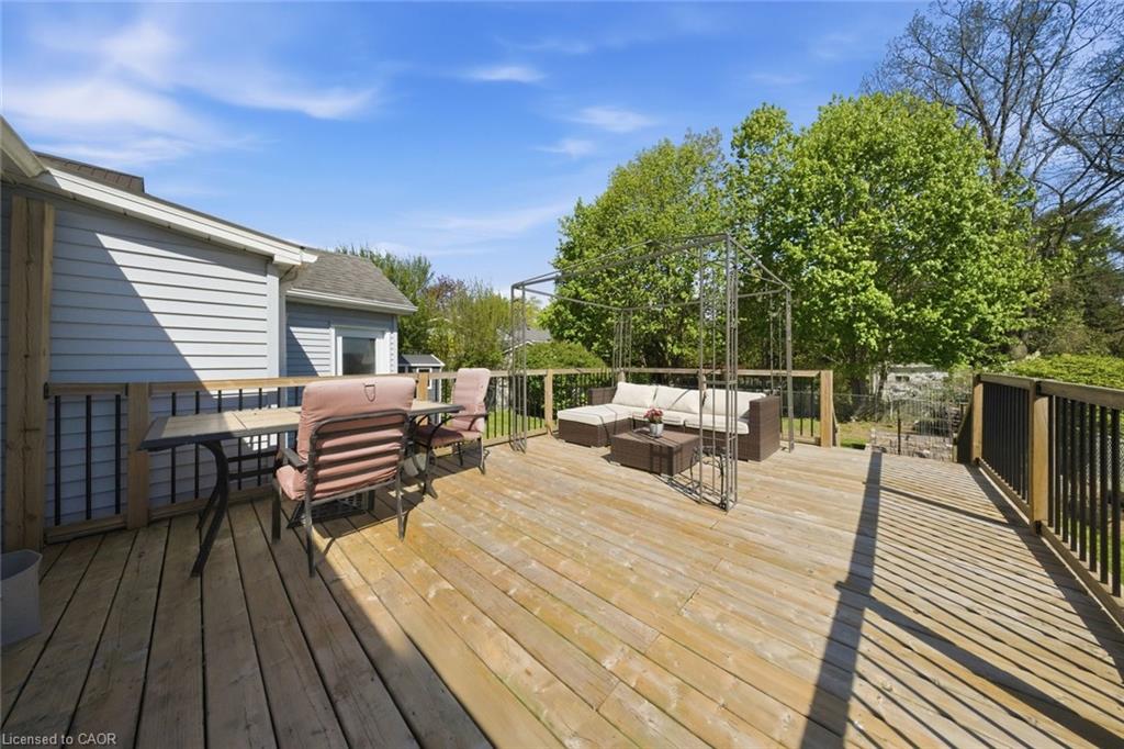 401 West Street Property Photo 17
