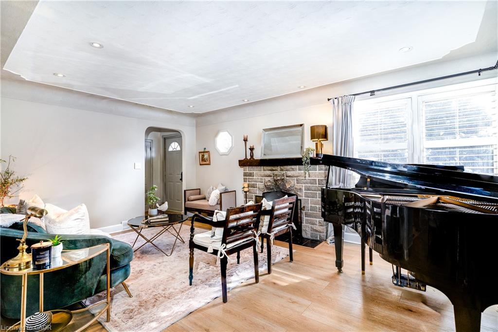 3 Fallsview Road Property Photo 3