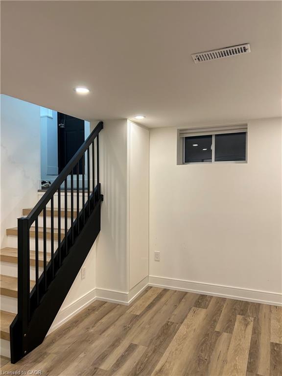 35 Barnesdale Avenue N Property Photo 3