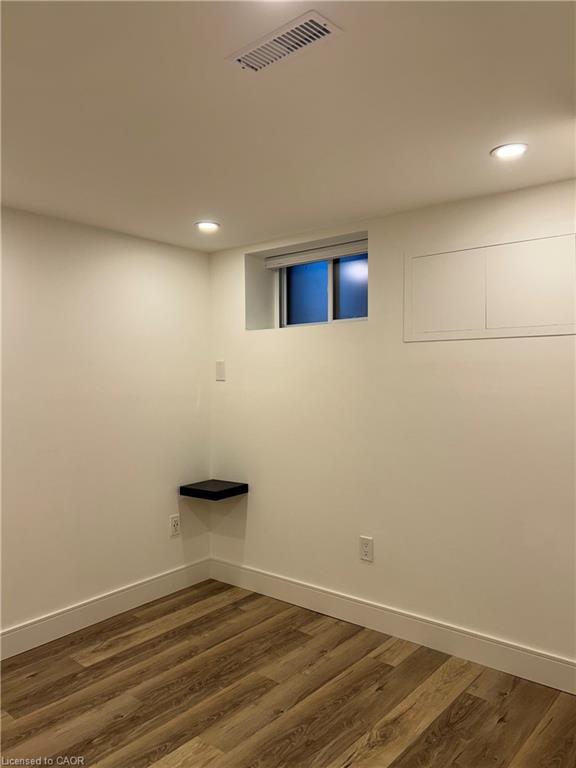 35 Barnesdale Avenue N Property Photo 8