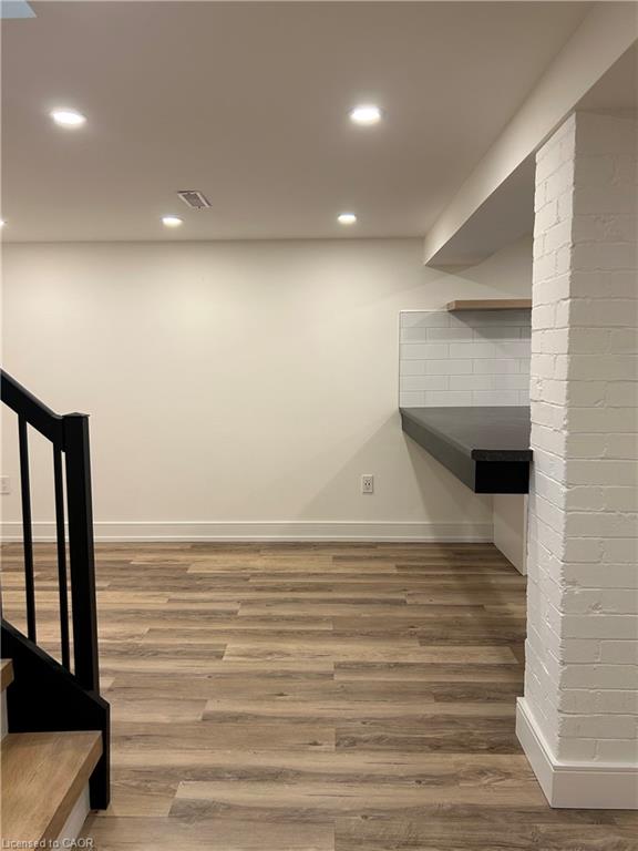 35 Barnesdale Avenue N Property Photo 14