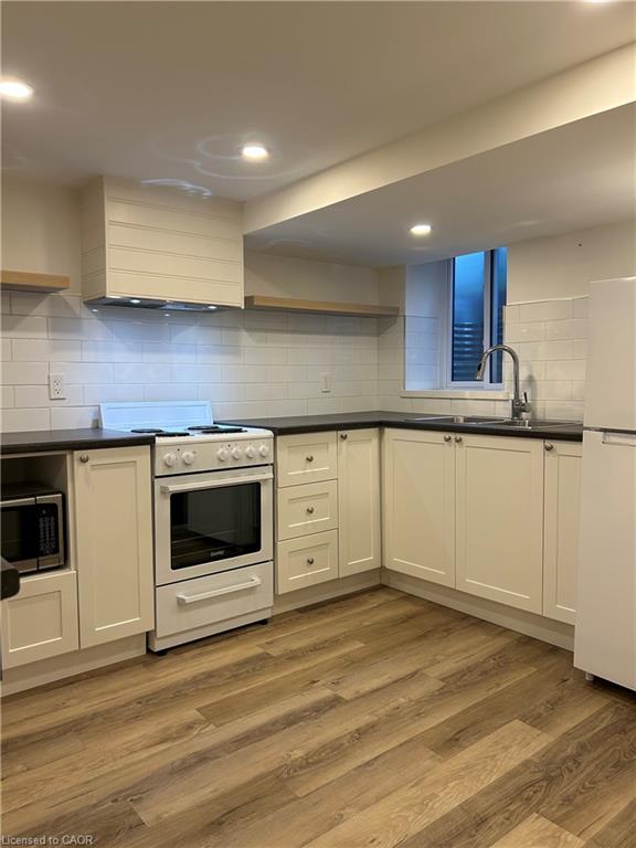 35 Barnesdale Avenue N Property Photo 16