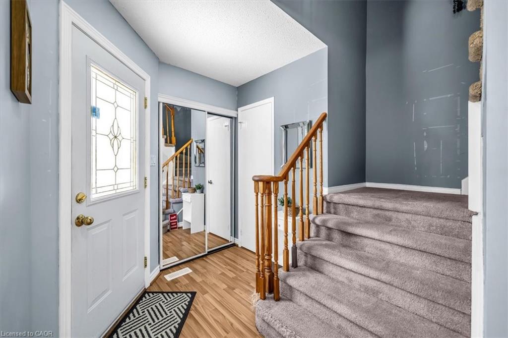 732 Bennett Crescent Property Photo 4