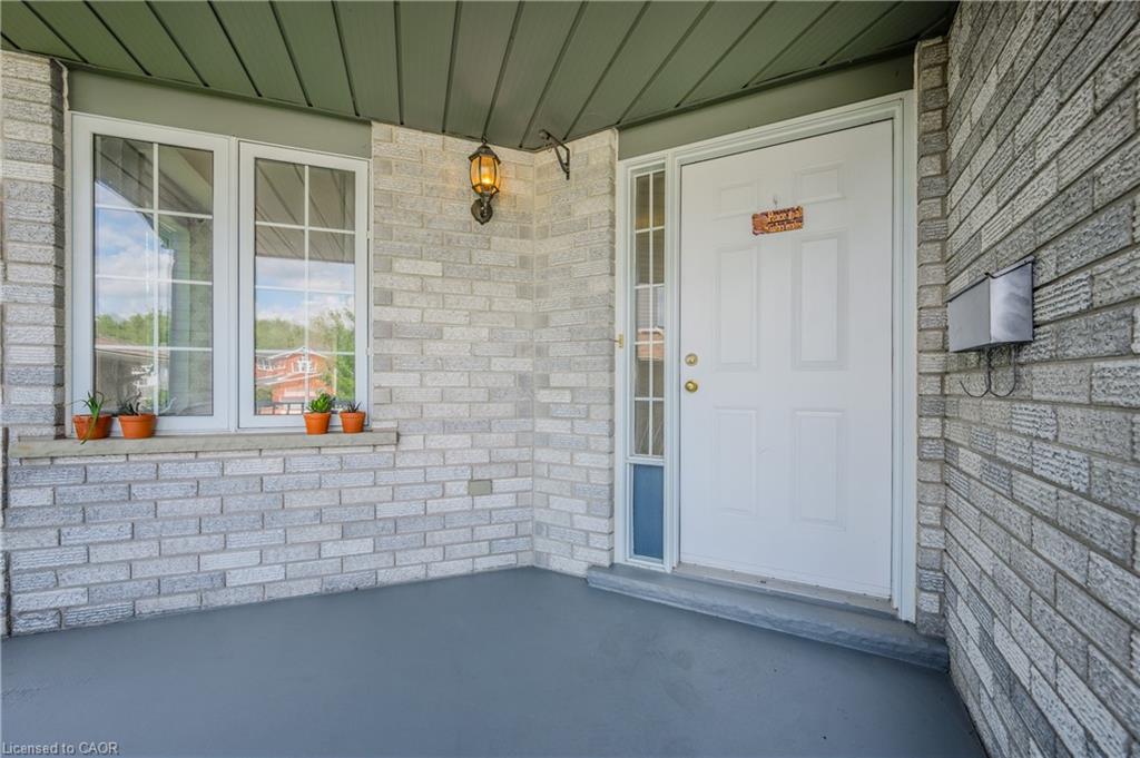 132 Daimler Drive Property Photo 5