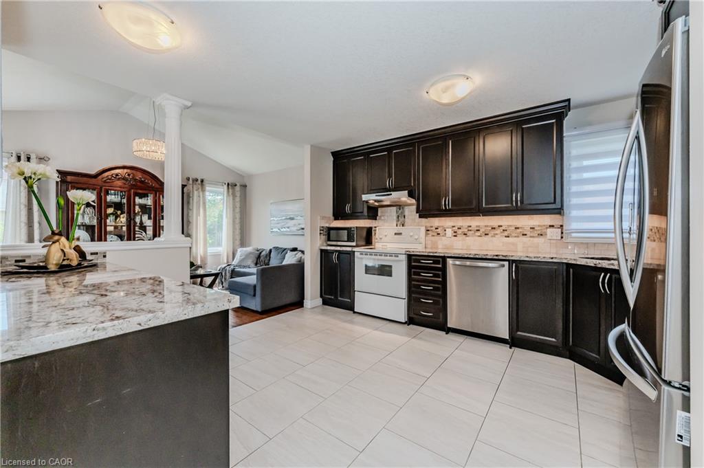 132 Daimler Drive Property Photo 11