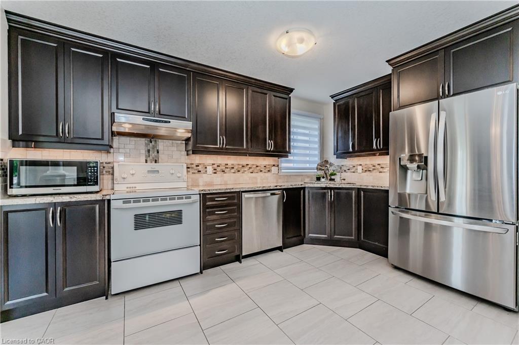 132 Daimler Drive Property Photo 12