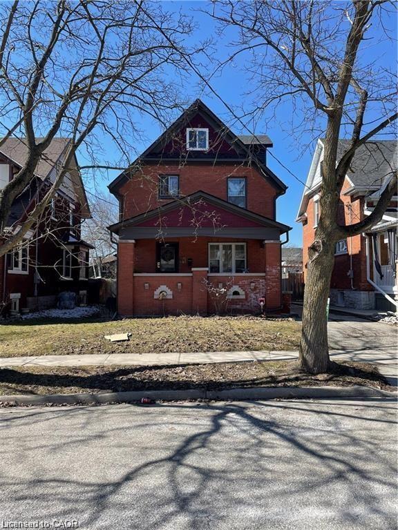 48 Betzner Avenue N Property Photo 1