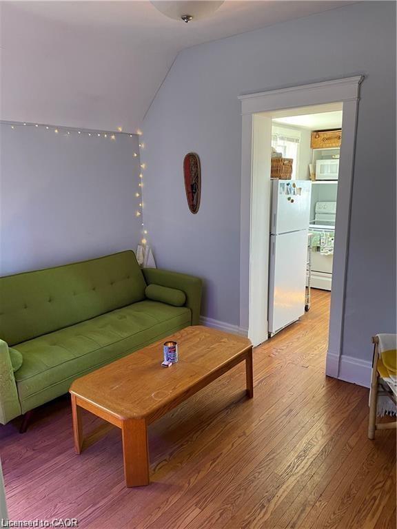 48 Betzner Avenue N Property Photo 3
