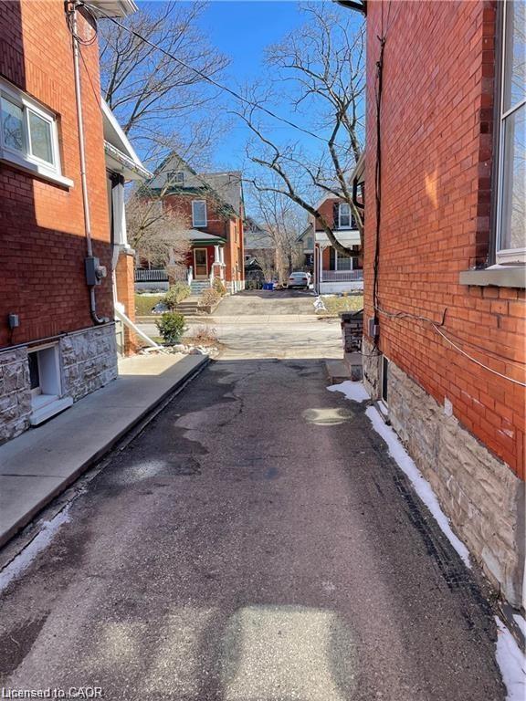 48 Betzner Avenue N Property Photo 7