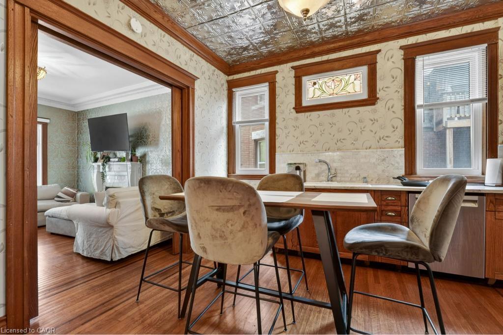 137 Sherman Avenue S Property Photo 8