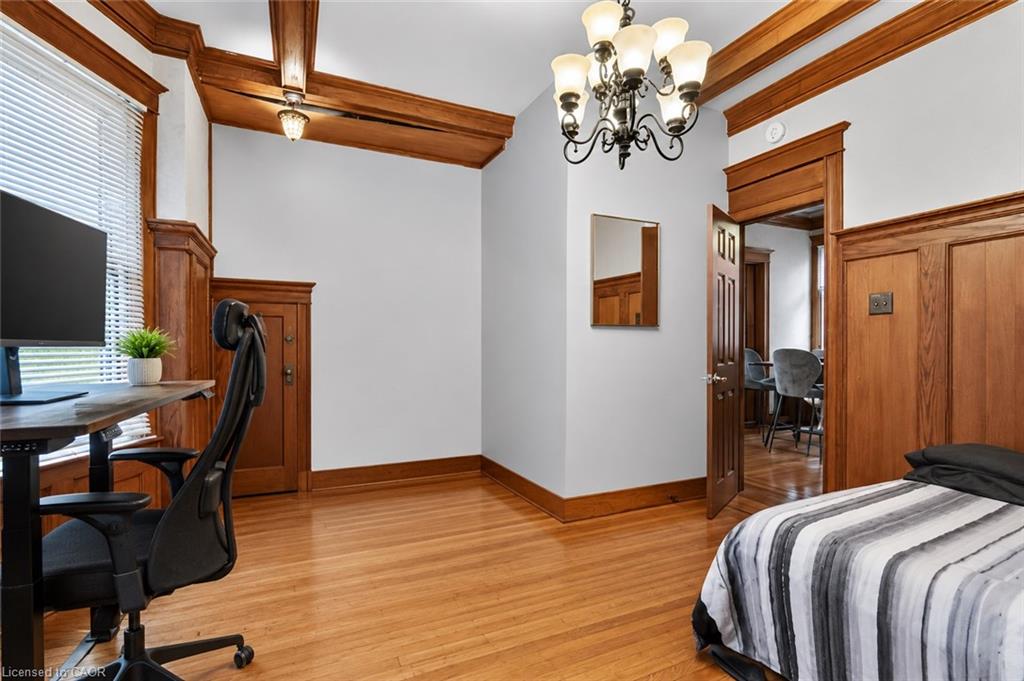 137 Sherman Avenue S Property Photo 10