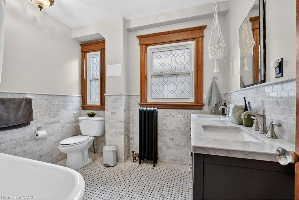 137 Sherman Avenue S Property Photo 20