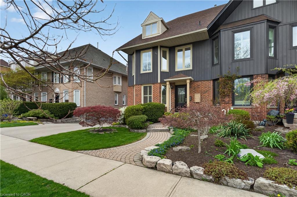 77 Sunvale Place Property Photo 3