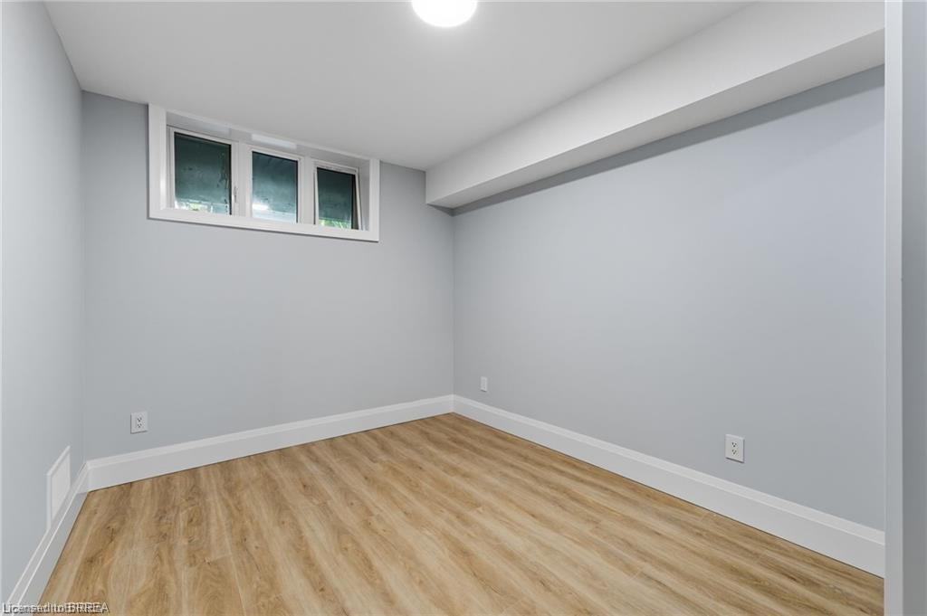 A17-160 Rochefort Street Property Photo 14
