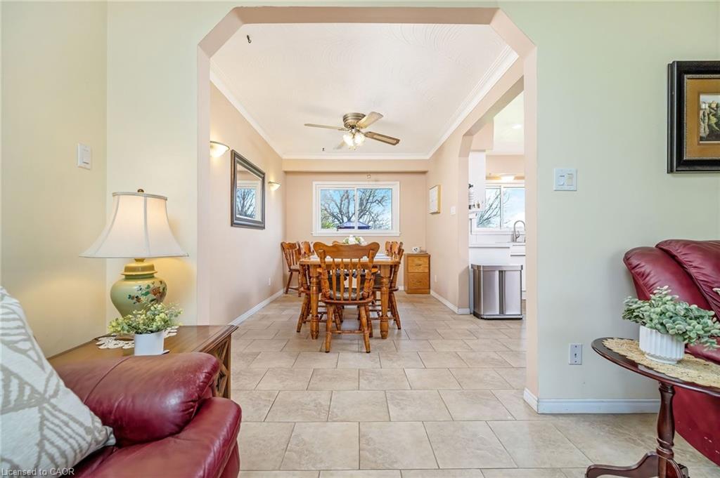 9095 Eight Line Property Photo 11