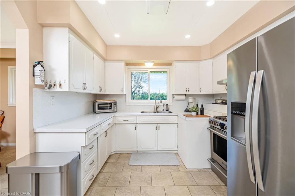9095 Eight Line Property Photo 14