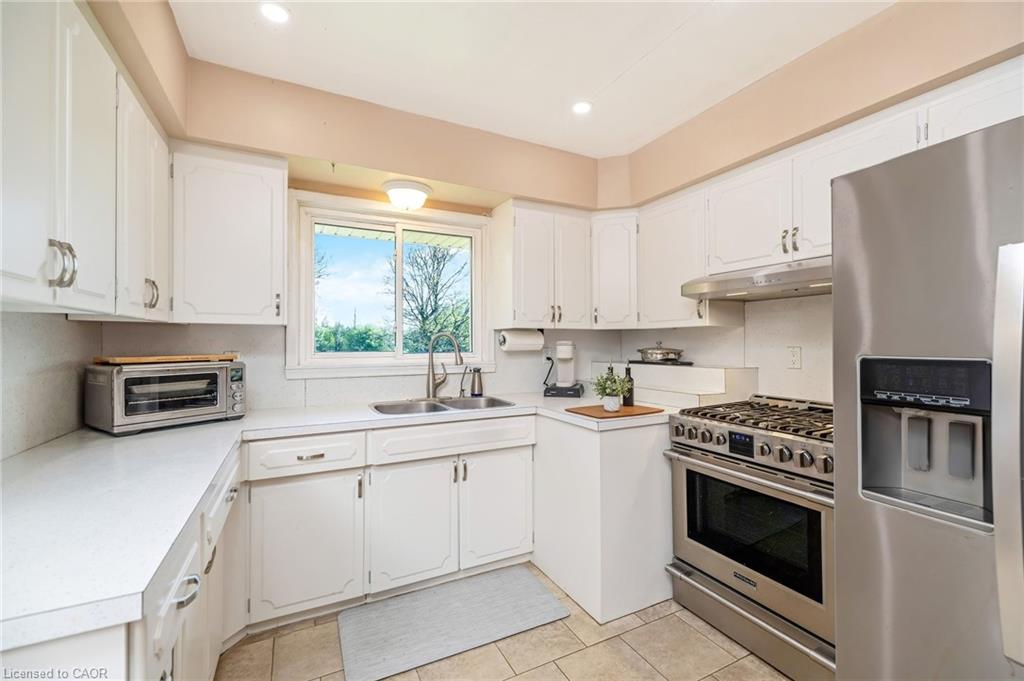 9095 Eight Line Property Photo 15