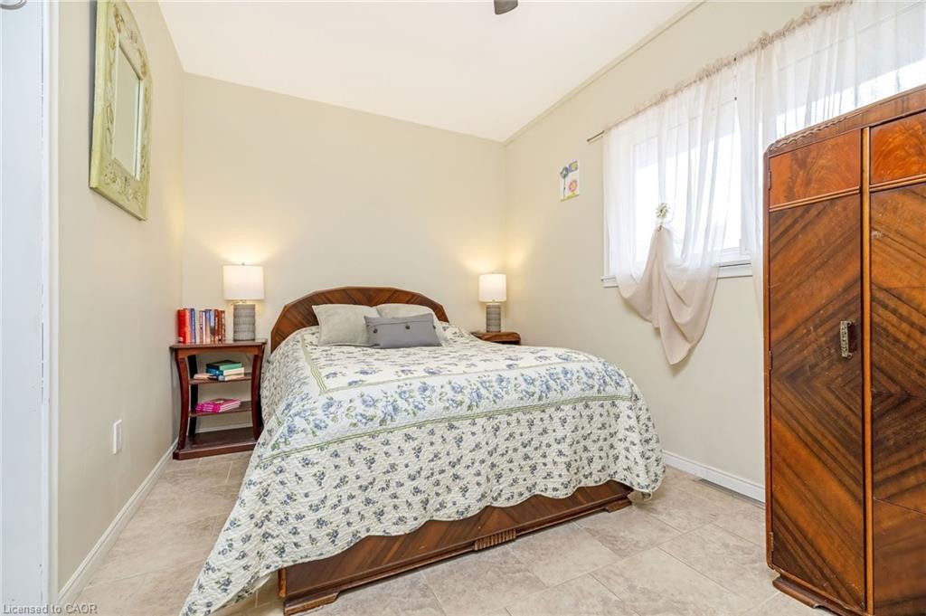 9095 Eight Line Property Photo 18
