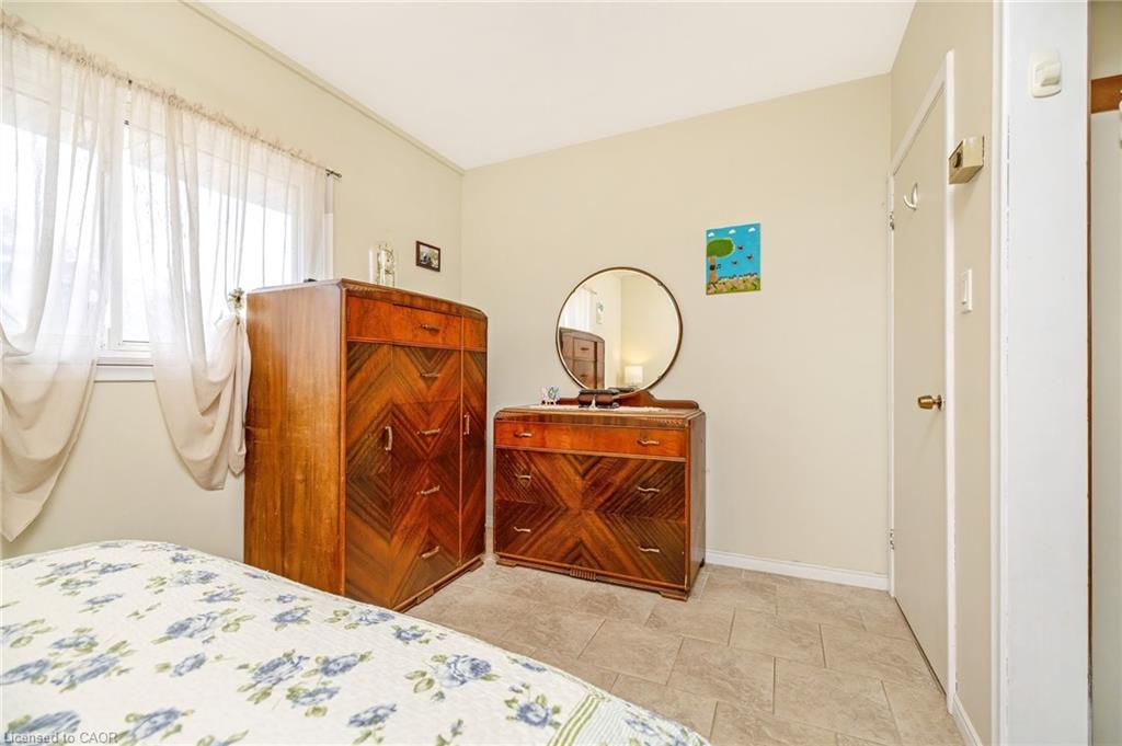 9095 Eight Line Property Photo 19