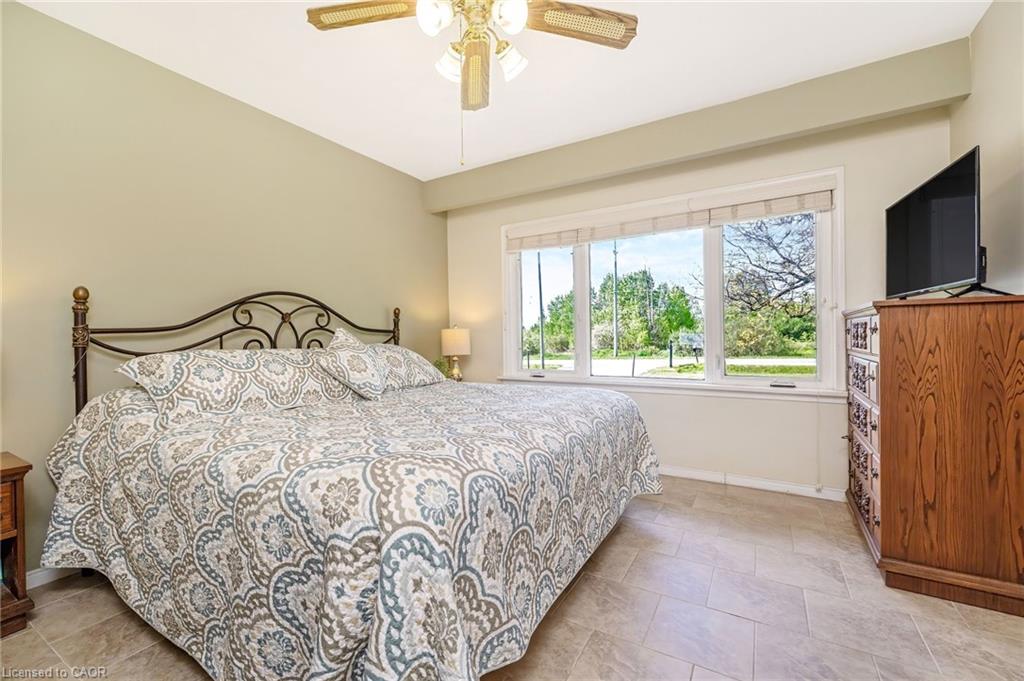9095 Eight Line Property Photo 22