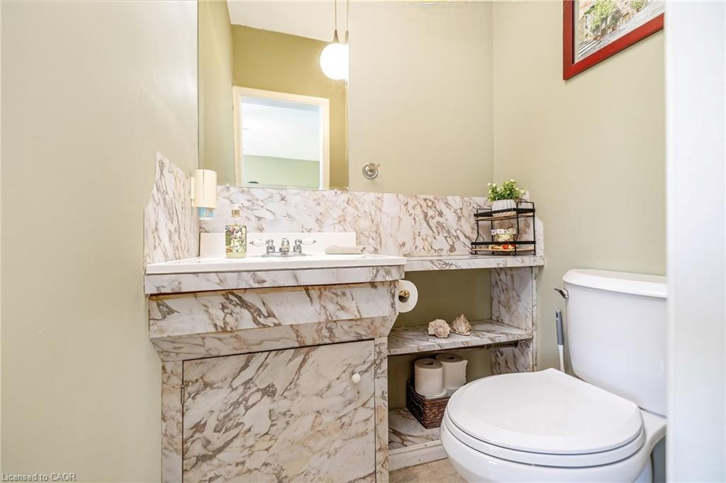 9095 Eight Line Property Photo 24