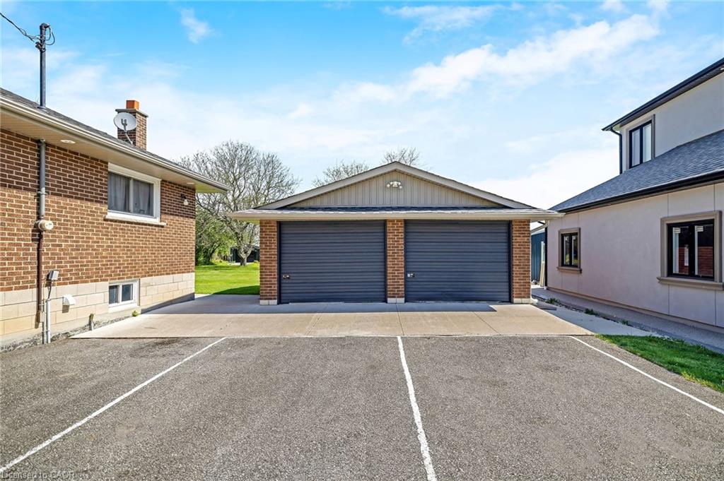 9095 Eight Line Property Photo 26