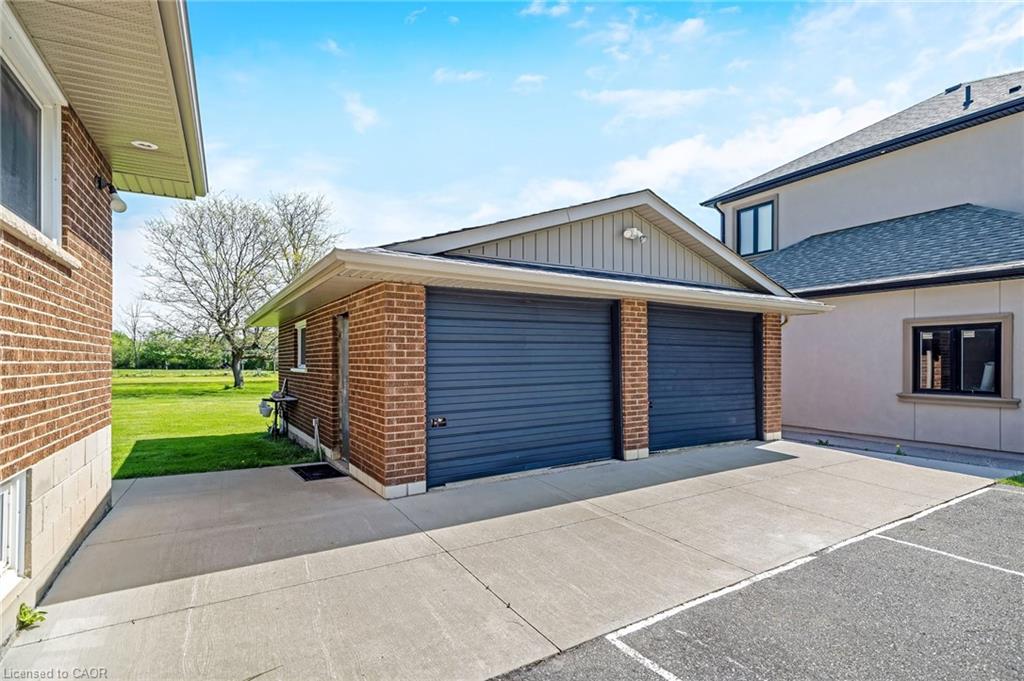 9095 Eight Line Property Photo 27