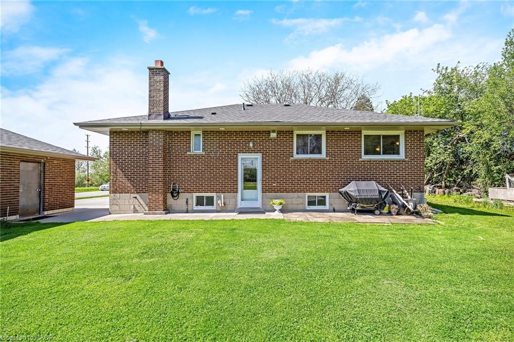9095 Eight Line Property Photo 28