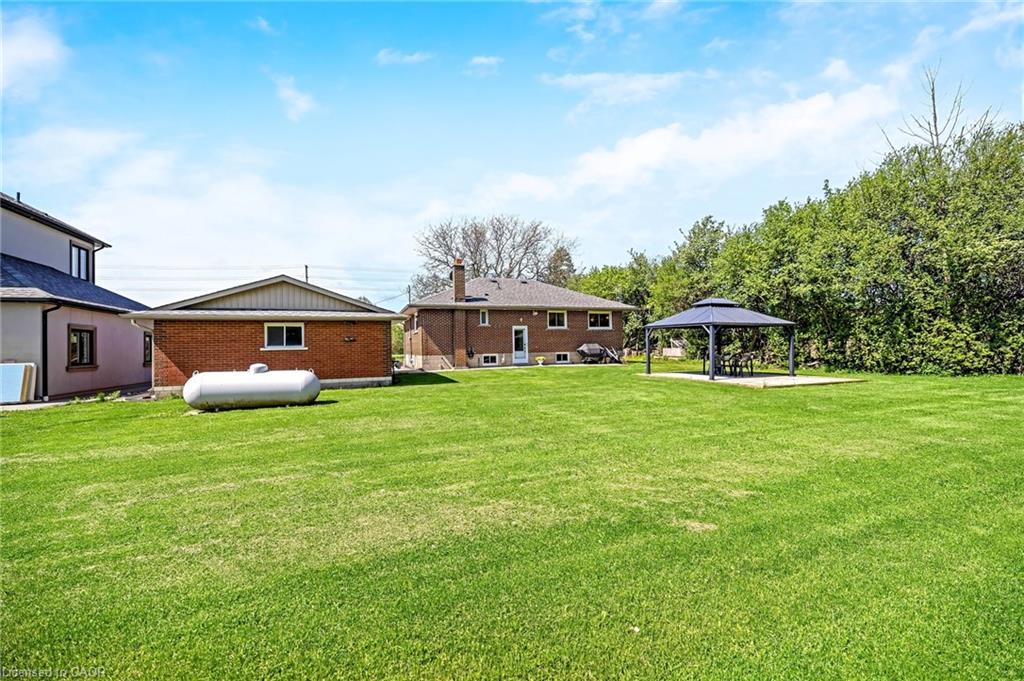 9095 Eight Line Property Photo 32