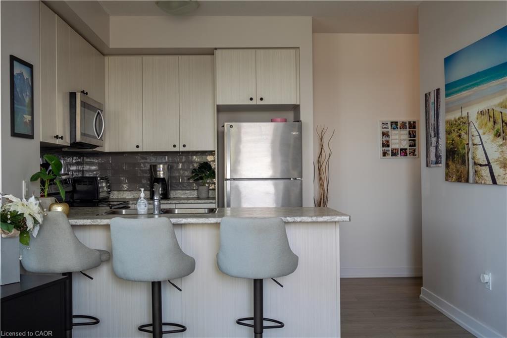 1005-450 Dundas Street E Property Photo 6