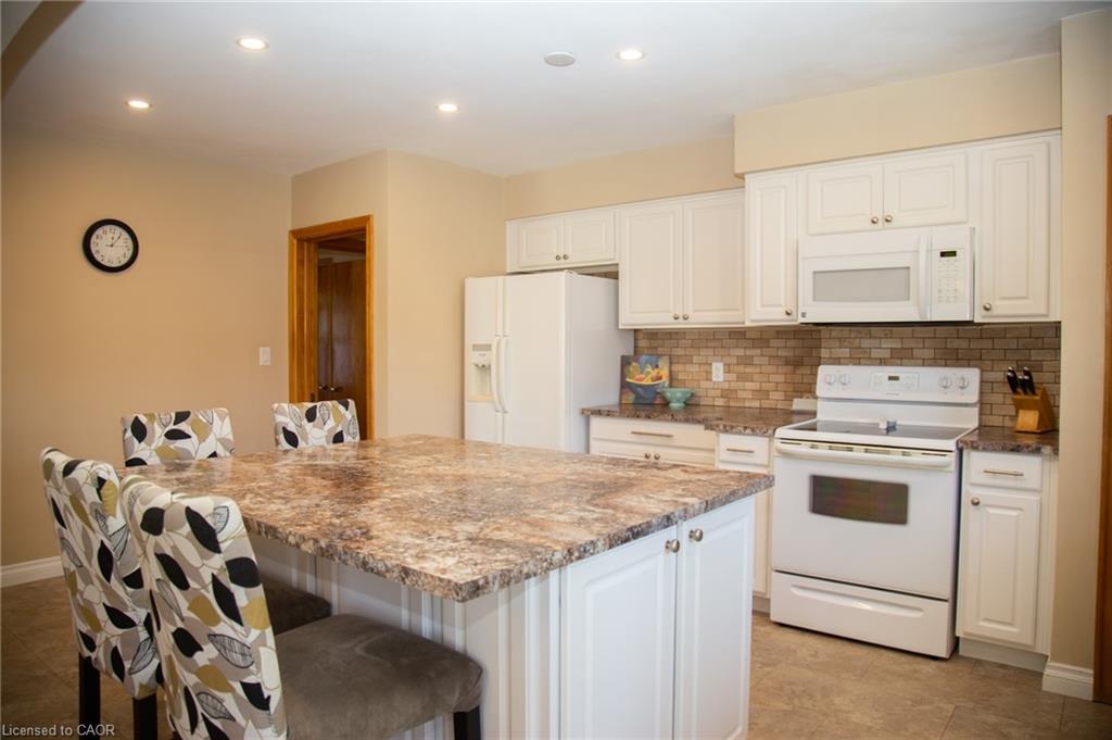 42 Hawthorne Avenue Property Photo 10