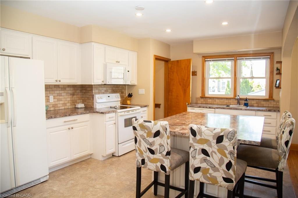 42 Hawthorne Avenue Property Photo 12