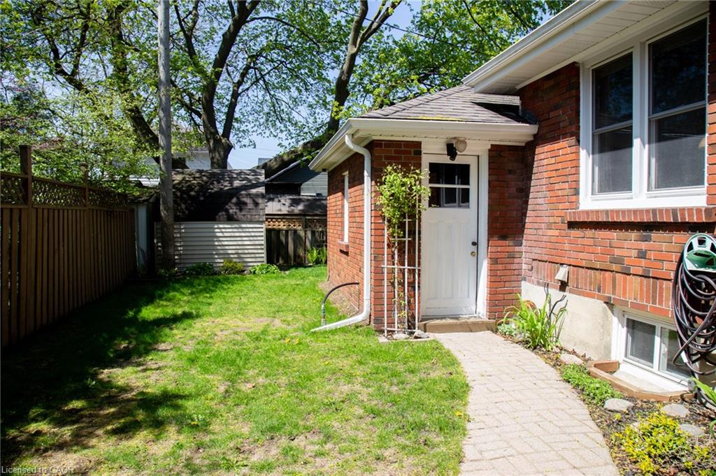 42 Hawthorne Avenue Property Photo 31