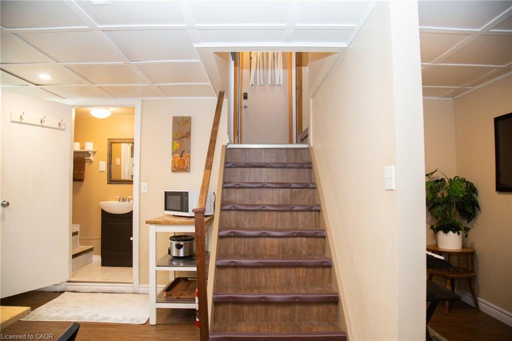 42 Hawthorne Avenue Property Photo 36