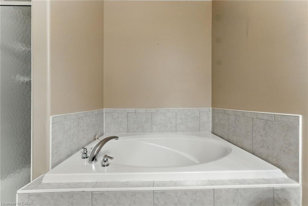 6-40 Wesleyan Court Property Photo 18