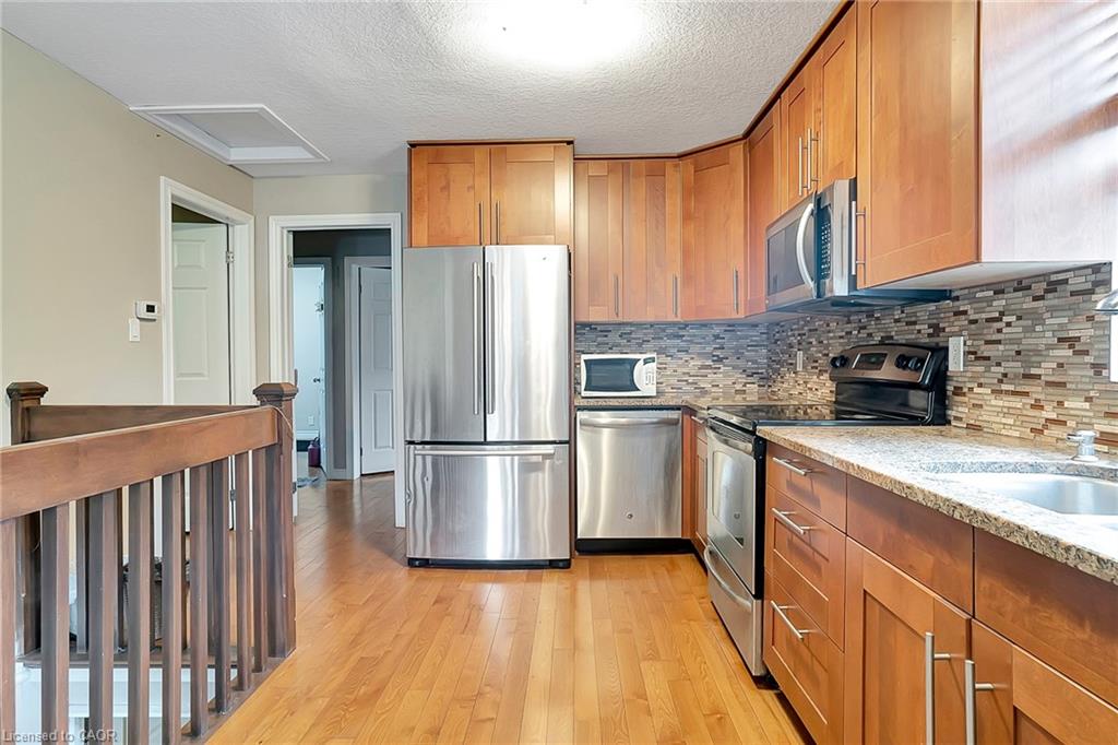 1392 Doon Village Road Property Photo 9