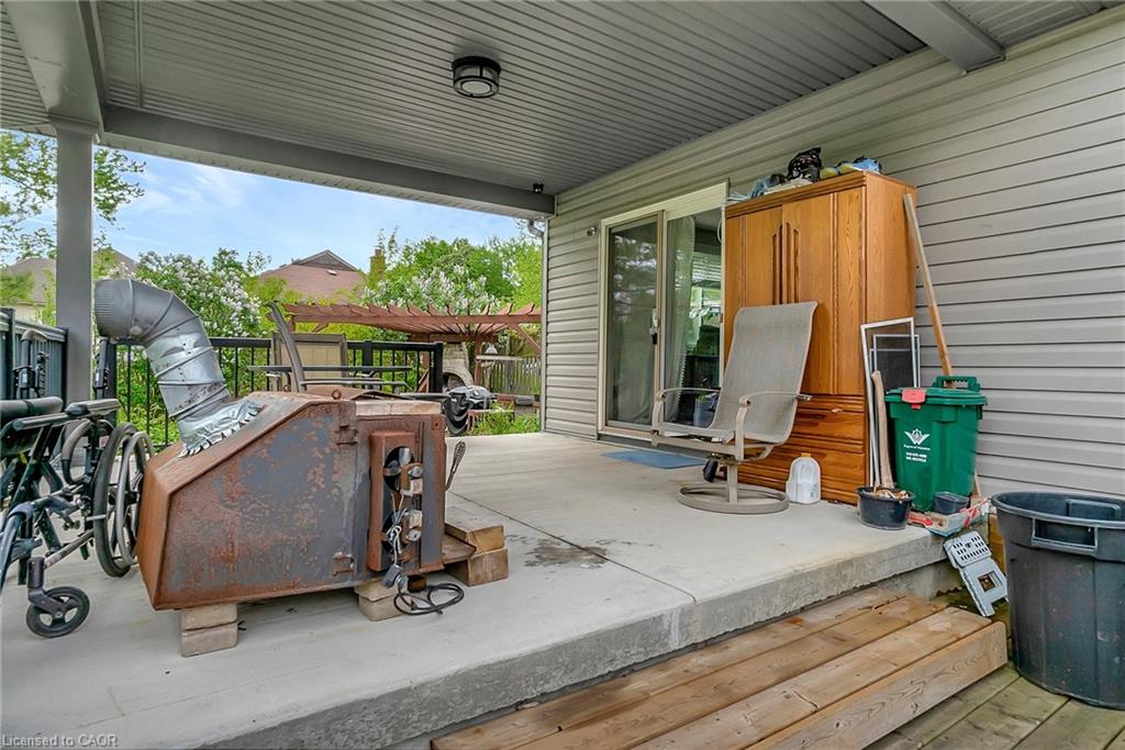 1392 Doon Village Road Property Photo 20