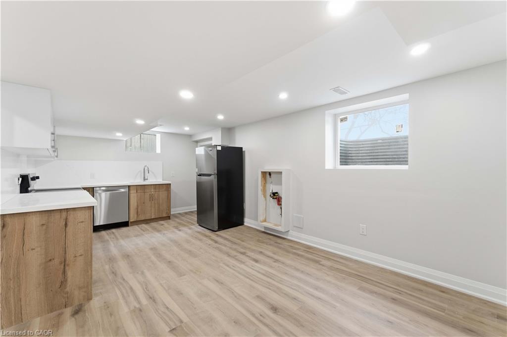 3-124 Mcelroy Road E Property Photo 1