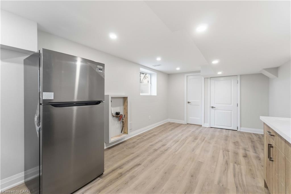 3-124 Mcelroy Road E Property Photo 5