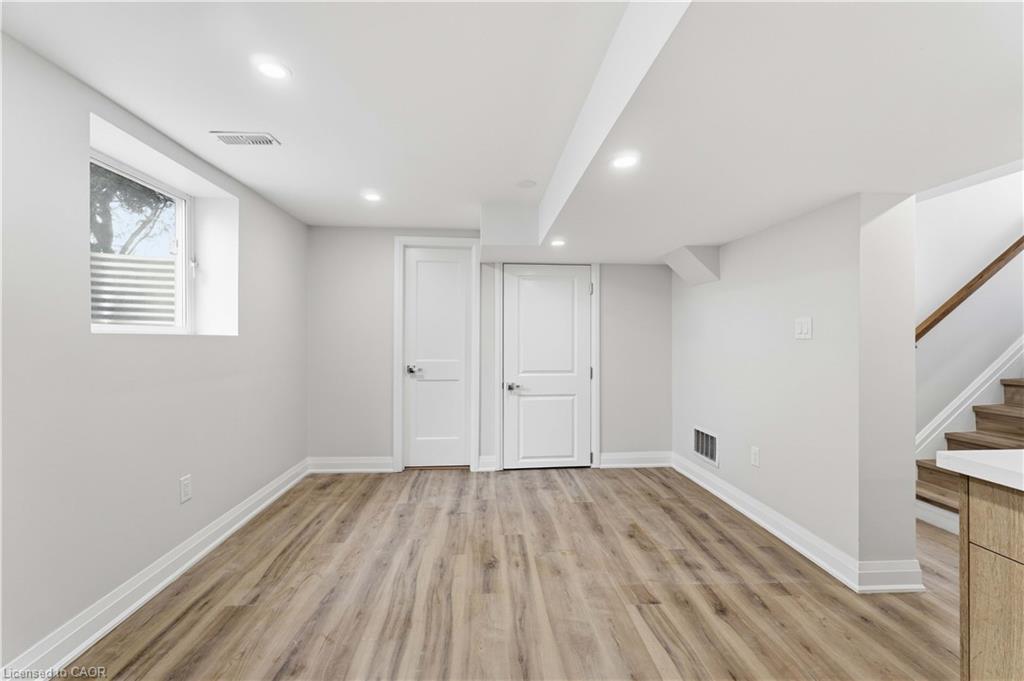 3-124 Mcelroy Road E Property Photo 6