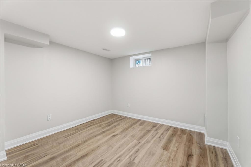 3-124 Mcelroy Road E Property Photo 9