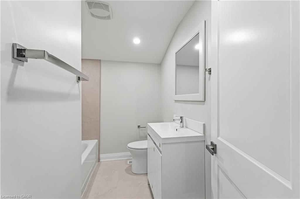 3-124 Mcelroy Road E Property Photo 13