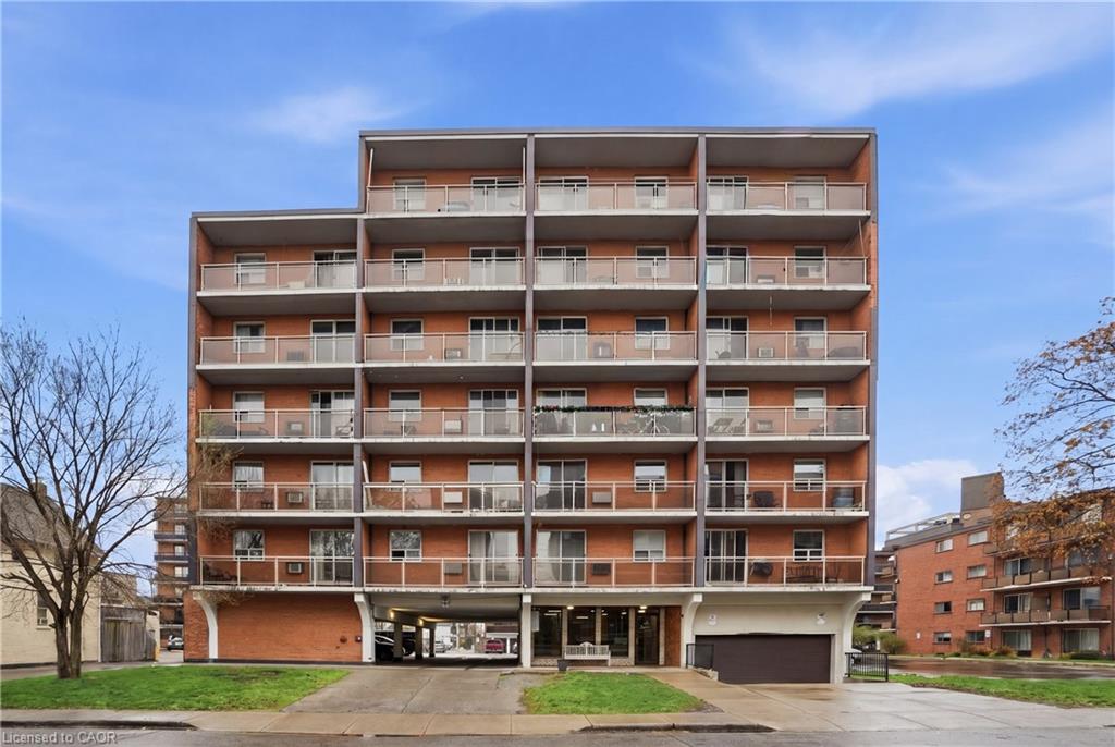 401-30 Summit Avenue Property Photo 1