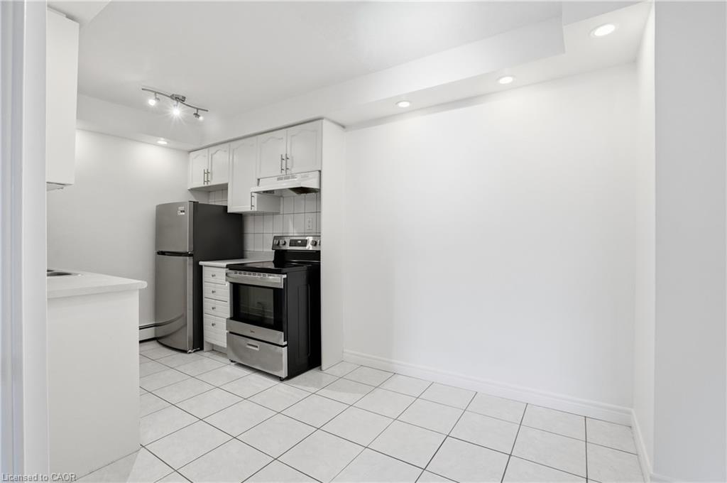 401-30 Summit Avenue Property Photo 9